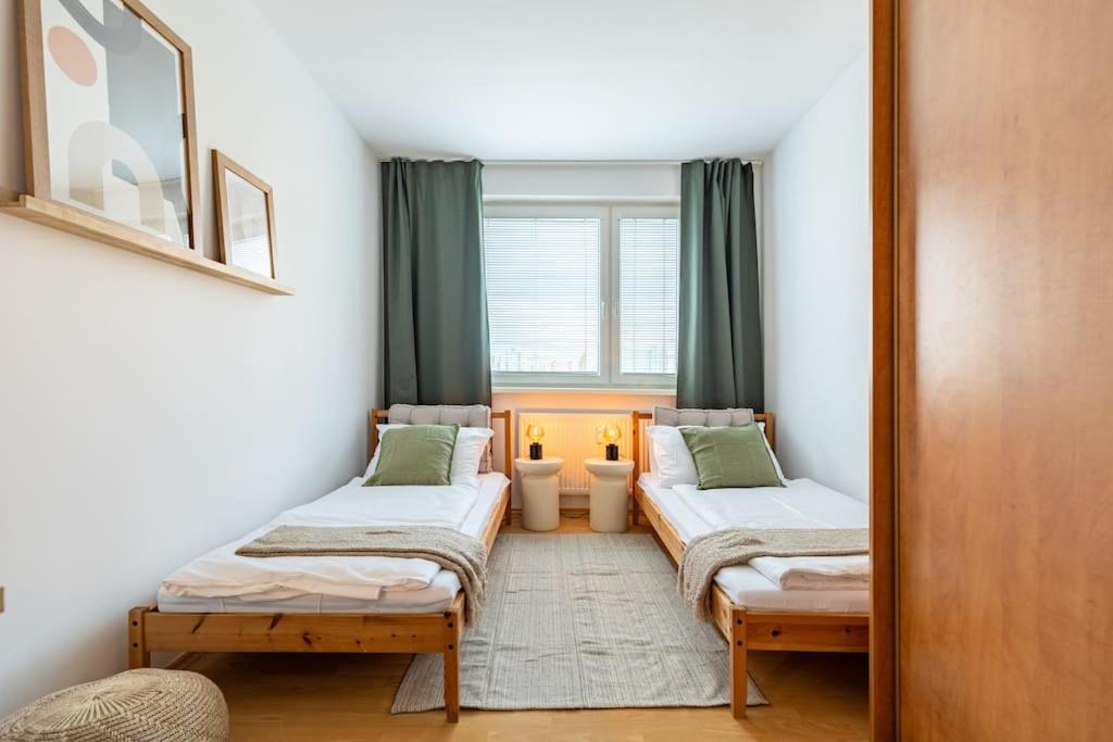Duna Retreat: City Serenity Bratislava Eksteriør billede