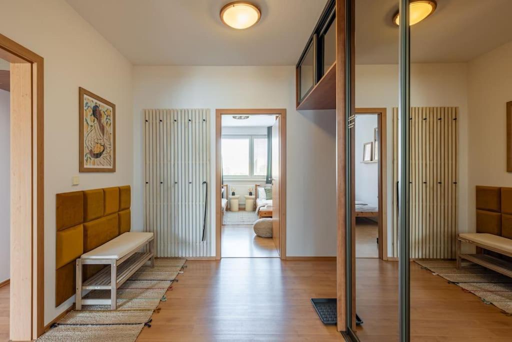 Duna Retreat: City Serenity Bratislava Eksteriør billede