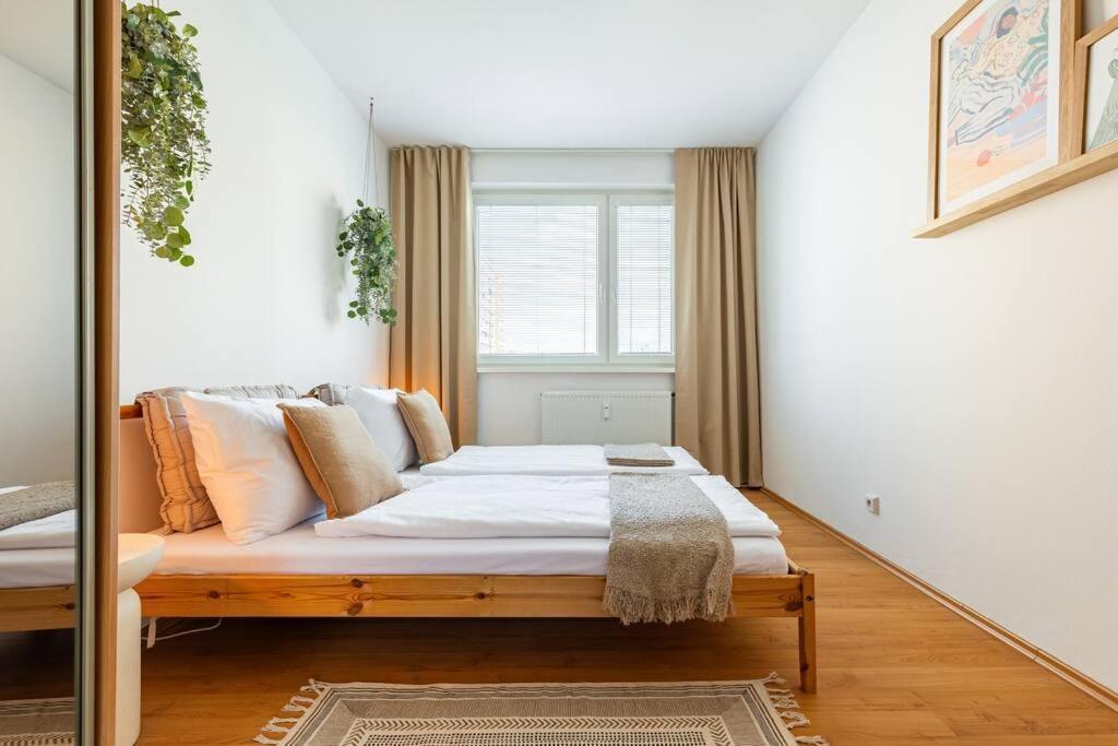Duna Retreat: City Serenity Bratislava Eksteriør billede