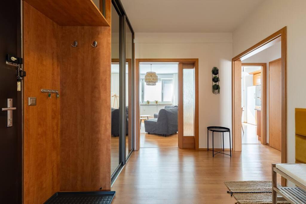 Duna Retreat: City Serenity Bratislava Eksteriør billede
