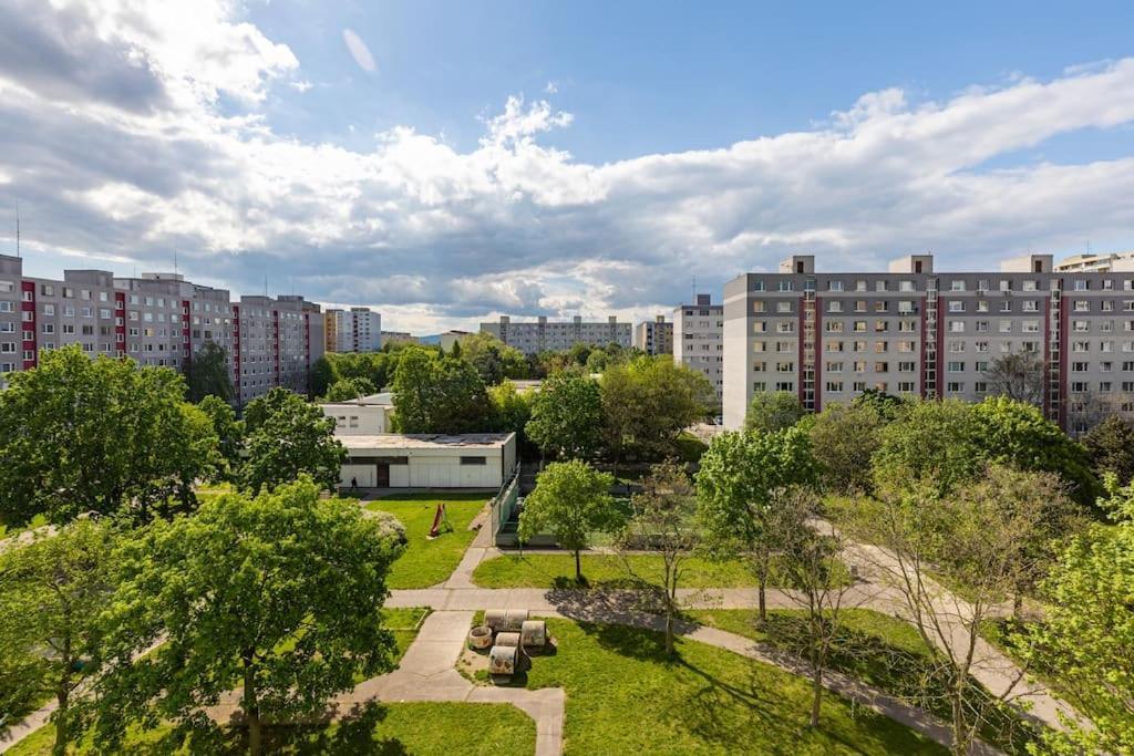 Duna Retreat: City Serenity Bratislava Eksteriør billede